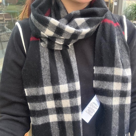 Burberry Check Cashmere Scarf Archive Navy Burberry Check Cashmere Scarf Archive Navy