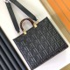 Fendi Sunshine Medium Black FF Zucca Leather Shopper Fendi Sunshine Medium Black FF Zucca Leather Shopper