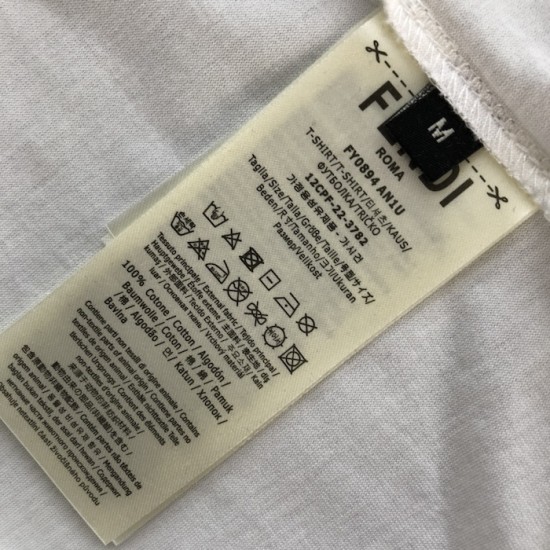 Fendi White Color cotton Fendilicious T-shirt Fendi White Color cotton Fendilicious T-shirt