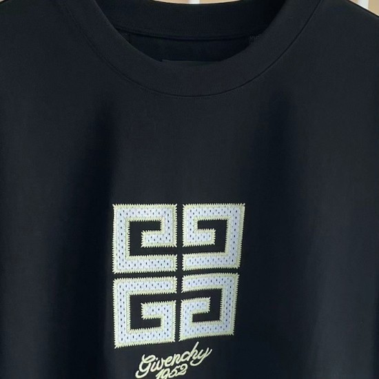 Givenchy 4G t-shirt in cotton Black Givenchy 4G t-shirt in cotton Black