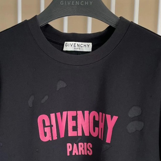 Givenchy Paris Distressed Oversized T Shirt Black / Red Givenchy Paris Distressed Oversized T Shirt Black / Red