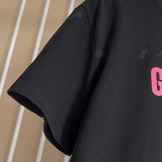 Givenchy Paris Distressed Oversized T Shirt Black / Red Givenchy Paris Distressed Oversized T Shirt Black / Red