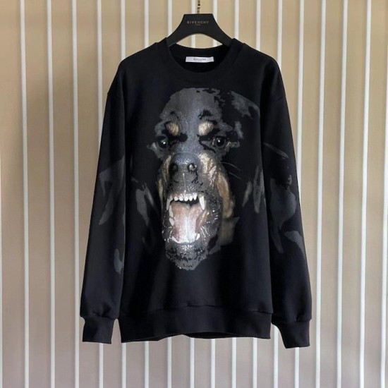 Givenchy Rottweiler Print Sweatshirt in Black Givenchy Rottweiler Print Sweatshirt in Black