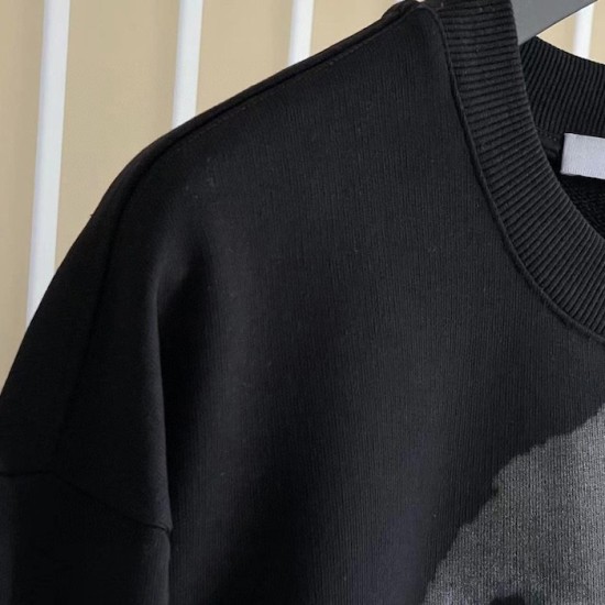 Givenchy Rottweiler Print Sweatshirt in Black Givenchy Rottweiler Print Sweatshirt in Black