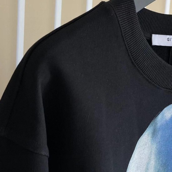 Givenchy Shark Print Sweatshirt in Black Givenchy Shark Print Sweatshirt in Black