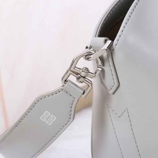 Givenchy Small Antigona bag in Box leather Grey Givenchy Small Antigona bag in Box leather Grey