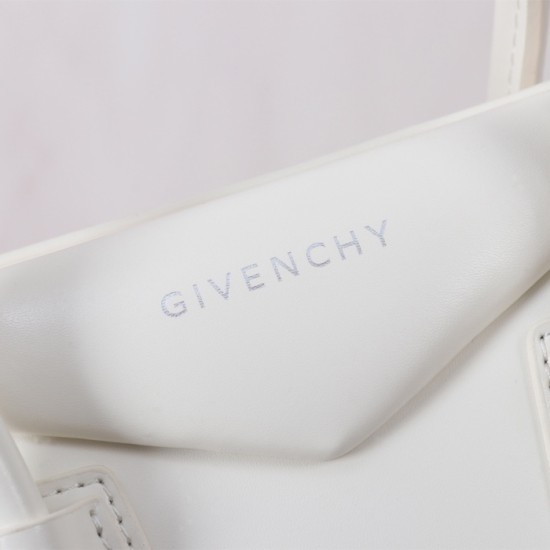 Givenchy Small Antigona bag in Box leather white Givenchy Small Antigona bag in Box leather white