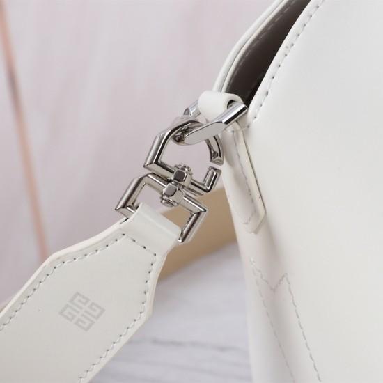 Givenchy Small Antigona bag in Box leather white Givenchy Small Antigona bag in Box leather white