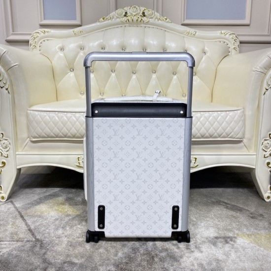 Louis Vuitton Optic White Horizon 55 M10149 Louis Vuitton Optic White Horizon 55 M10149
