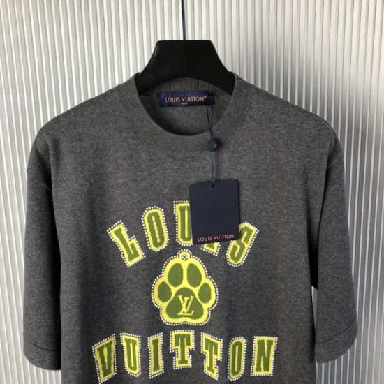 Louis Vuitton Embellished Short-Sleeved Cotton Crewneck 1AGJSB Louis Vuitton Embellished Short-Sleeved Cotton Crewneck 1AGJSB