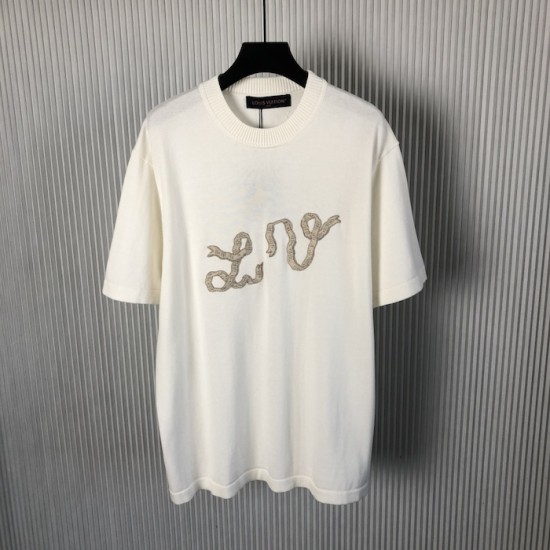 Louis Vuitton Embellished Short-Sleeved Cotton Crewneck 1AGJTZ Louis Vuitton Embellished Short-Sleeved Cotton Crewneck 1AGJTZ