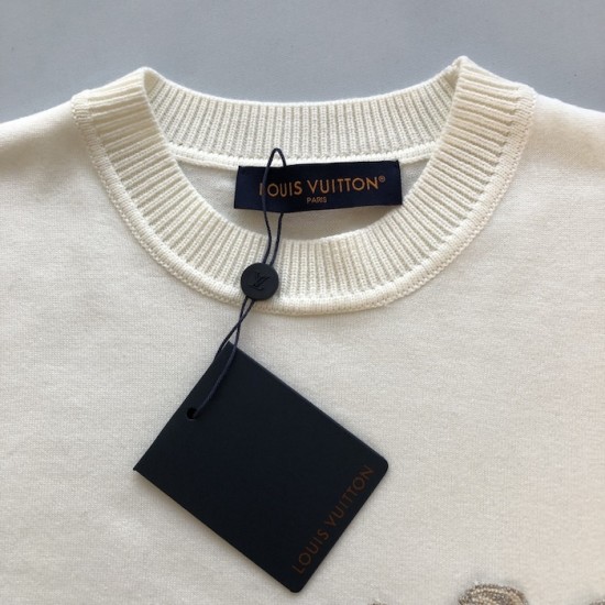 Louis Vuitton Embellished Short-Sleeved Cotton Crewneck 1AGJTZ Louis Vuitton Embellished Short-Sleeved Cotton Crewneck 1AGJTZ