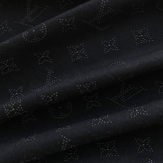 Louis Vuitton Monogram Embellished Wool Evening Crewneck 1AGJU6 Louis Vuitton Monogram Embellished Wool Evening Crewneck 1AGJU6