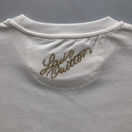 Louis Vuitton Embellished Cotton T-Shirt 1AGJZR Louis Vuitton Embellished Cotton T-Shirt 1AGJZR