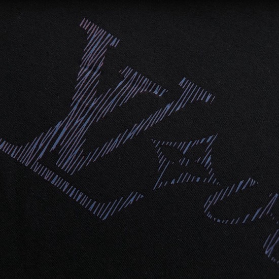 Louis Vuitton Iridescent LV Vers T-Shirt 1AGTSF Louis Vuitton Iridescent LV Vers T-Shirt 1AGTSF