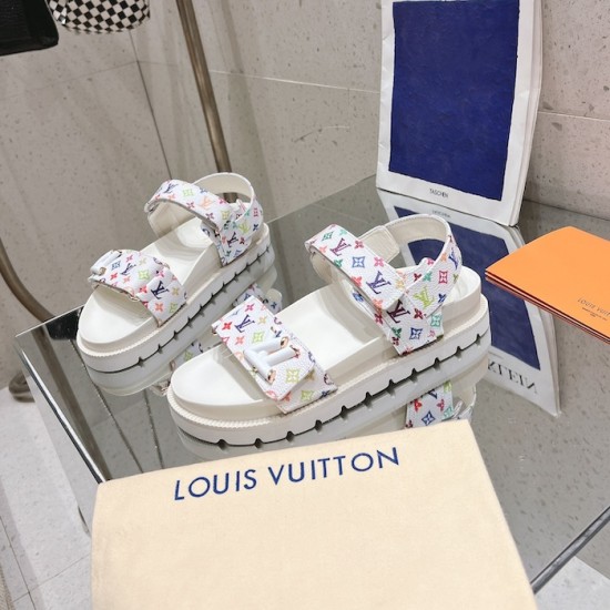 LV x TM LV Sunset Flat Comfort Sandal 1AGXEQ LV x TM LV Sunset Flat Comfort Sandal 1AGXEQ