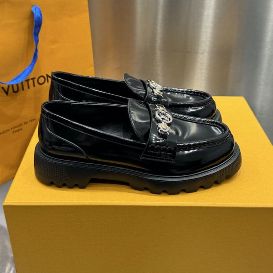 Louis Vuitton Women District Flat Loafer 1AGXI3 Louis Vuitton Women District Flat Loafer 1AGXI3