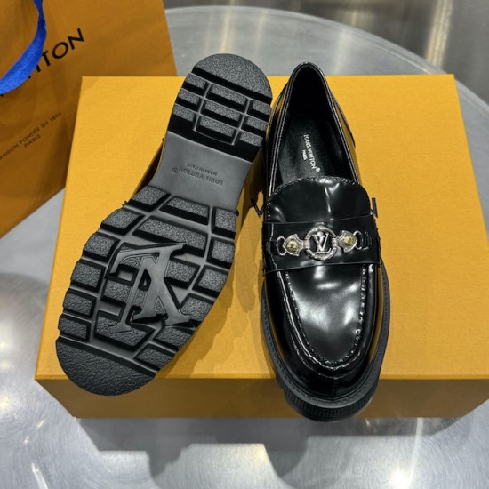 Louis Vuitton Women District Flat Loafer 1AGXI3 Louis Vuitton Women District Flat Loafer 1AGXI3