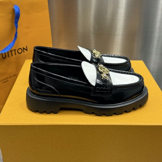 Louis Vuitton Women District Flat Loafer 1AGXIZ Louis Vuitton Women District Flat Loafer 1AGXIZ