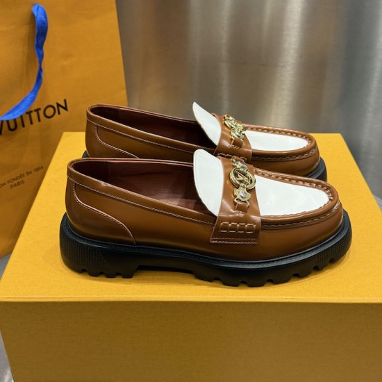 Louis Vuitton Women District Flat Loafer 1AGXLN Louis Vuitton Women District Flat Loafer 1AGXLN