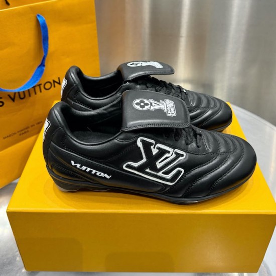 LV Footprint Soccer Sneaker 1AHAI7 LV Footprint Soccer Sneaker 1AHAI7
