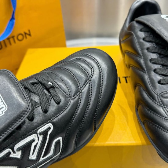 LV Footprint Soccer Sneaker 1AHAI7 LV Footprint Soccer Sneaker 1AHAI7