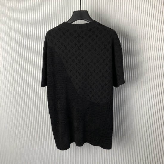 Louis Vuitton Graphic Jacquard Short-Sleeved Crewneck 1AHCMU Louis Vuitton Graphic Jacquard Short-Sleeved Crewneck 1AHCMU