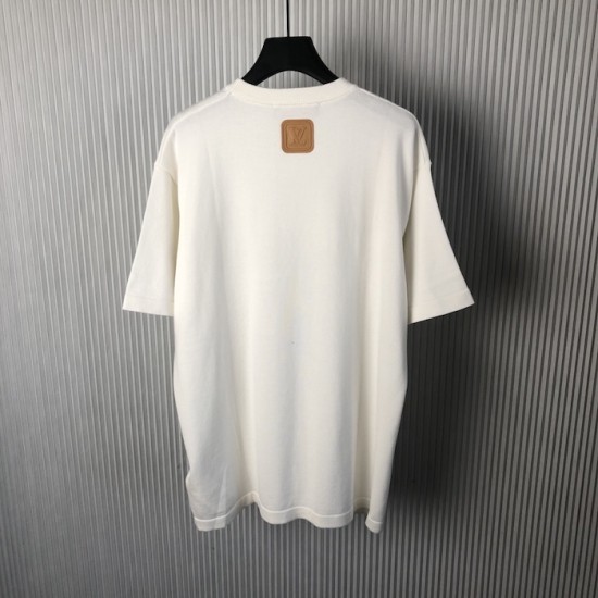 Louis Vuitton VVN Patch Short-Sleeved Cotton Crewneck 1AHCWB Louis Vuitton VVN Patch Short-Sleeved Cotton Crewneck 1AHCWB