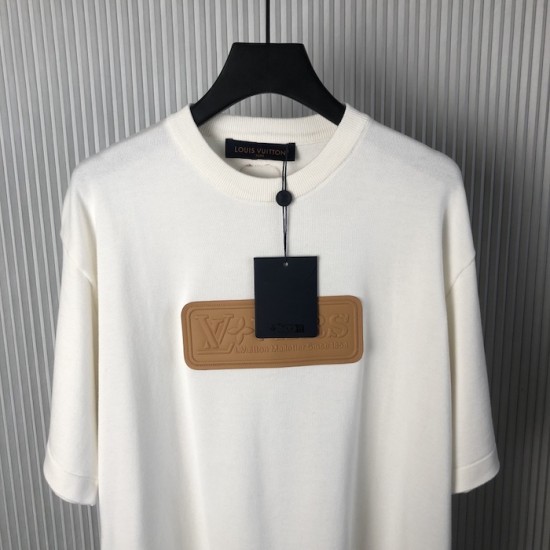 Louis Vuitton VVN Patch Short-Sleeved Cotton Crewneck 1AHCWB Louis Vuitton VVN Patch Short-Sleeved Cotton Crewneck 1AHCWB