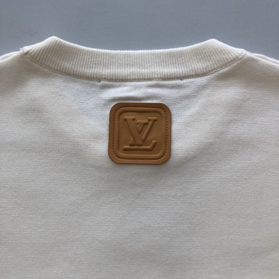 Louis Vuitton VVN Patch Short-Sleeved Cotton Crewneck 1AHCWB Louis Vuitton VVN Patch Short-Sleeved Cotton Crewneck 1AHCWB