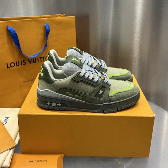 Replica LV Trainer Sneaker - high quality 1:1 AAA Replica Louis Vuitton LV Trainer Sneaker in green - front view