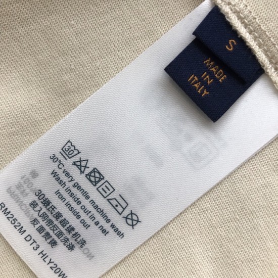 Luxury Replica LV Gradient T-Shirt - Premium Quality Replica Louis Vuitton Monogram Gradient T-Shirt showcasing signature LV pattern and color transition design