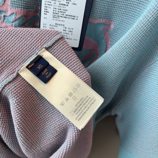 Replica Louis Vuitton Graphic Short-Sleeved Crewneck - Top Quality Replica Louis Vuitton Graphic Short-Sleeved Crewneck