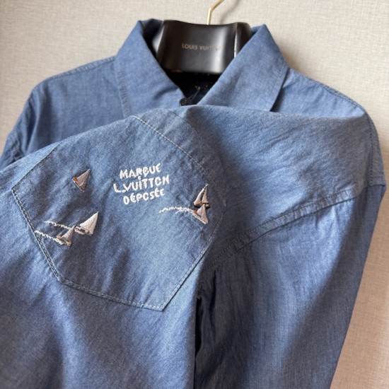 Replica Louis Vuitton Embroidered Chambray Short-Sleeved Shirt Replica Louis Vuitton Embroidered Chambray Short-Sleeved Shirt front view - 2025 luxury summer collection