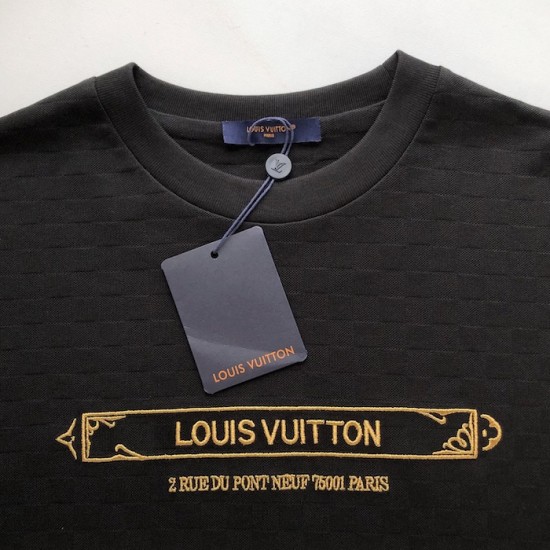 Luxury Louis Vuitton Replica Crewneck T-Shirt – Classic Damier Pattern Replica Louis Vuitton Embellished Damier Pique T-Shirt with Signature Damier Design
