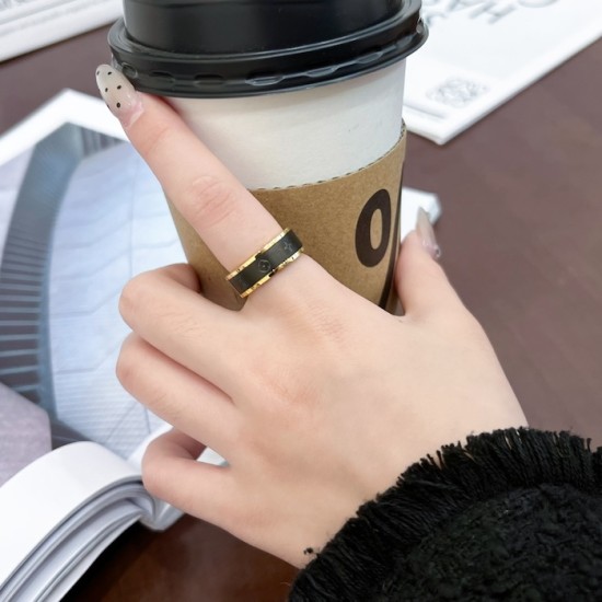 Louis Vuitton Les Gastons Vuitton Small Ring Yellow Gold and Titanium Q0H44M Louis Vuitton Les Gastons Vuitton Small Ring Yellow Gold and Titanium Q0H44M