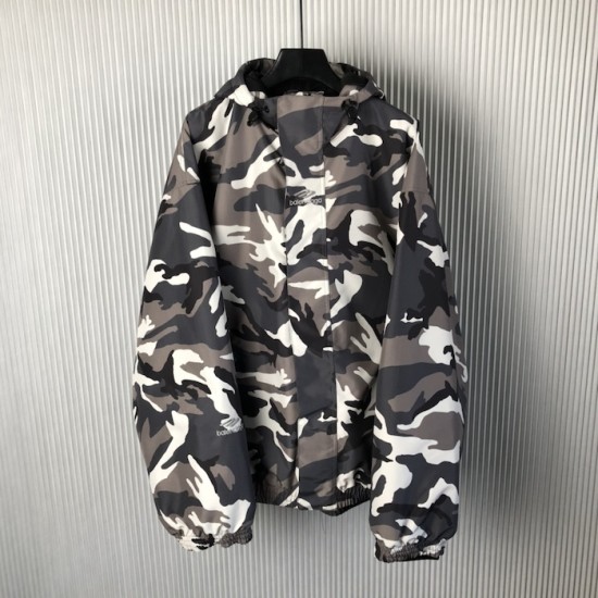 Balenciaga Men's Camo Ski Parka in Grey Balenciaga Men's Camo Ski Parka in Grey