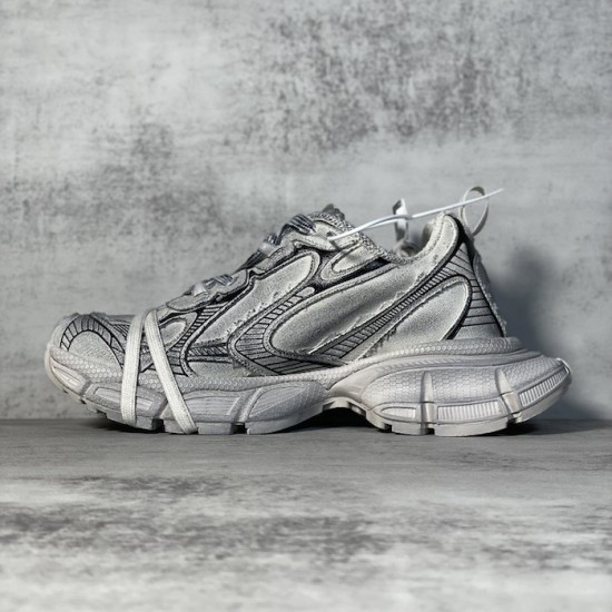 Balenciaga 3XL Sneaker in Beige Balenciaga 3XL Sneaker in Beige