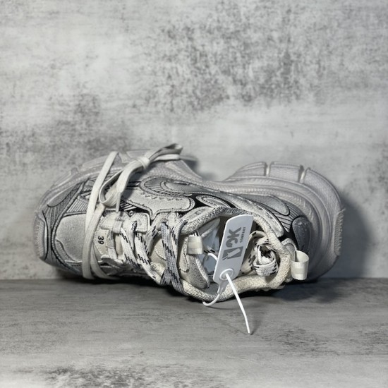 Balenciaga 3XL Sneaker in Beige Balenciaga 3XL Sneaker in Beige