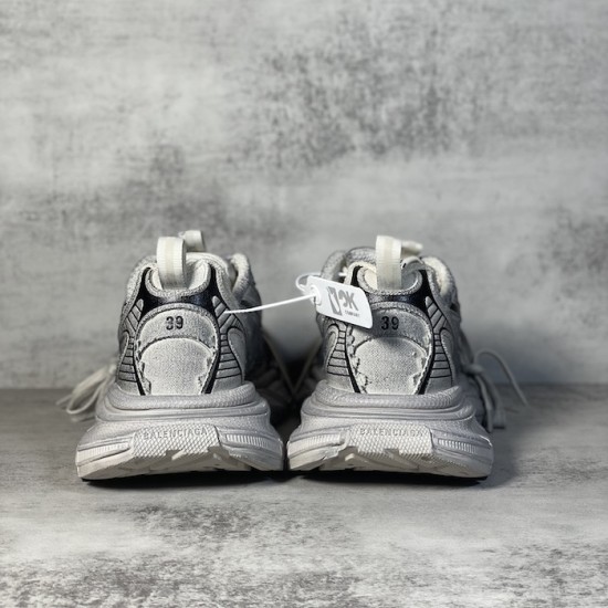Balenciaga 3XL Sneaker in Beige Balenciaga 3XL Sneaker in Beige