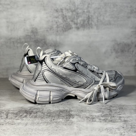 Balenciaga 3XL Sneaker in Beige Balenciaga 3XL Sneaker in Beige