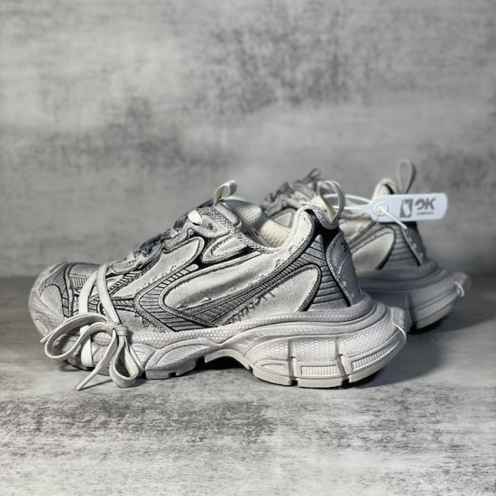 Balenciaga 3XL Sneaker in Beige Balenciaga 3XL Sneaker in Beige