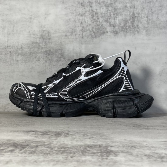 Balenciaga 3XL Sneaker in Black / White Balenciaga 3XL Sneaker in Black / White