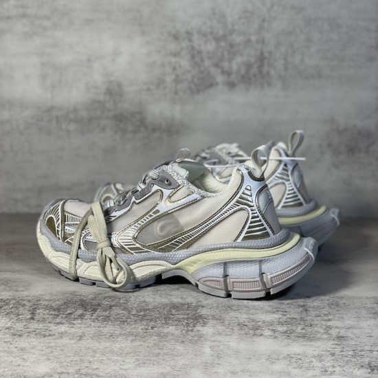 Balenciaga 3XL Sneaker in Eggshell Balenciaga 3XL Sneaker in Eggshell