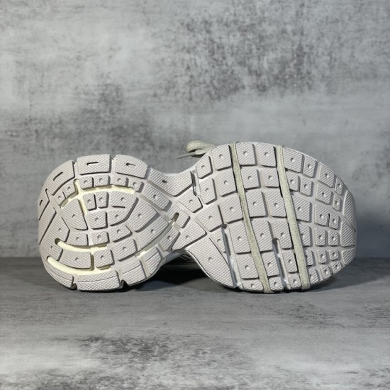 Balenciaga 3XL Sneaker in White / Gold Balenciaga 3XL Sneaker in White / Gold