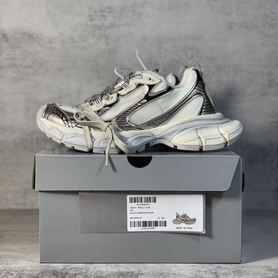 Balenciaga 3XL Sneaker in White / Gold Balenciaga 3XL Sneaker in White / Gold