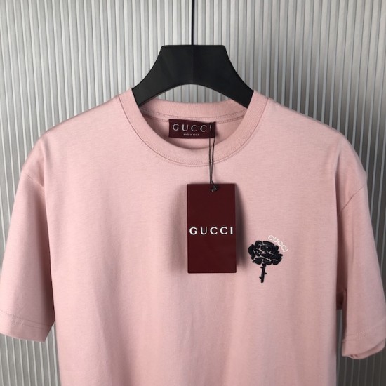 Luxury Replica Gucci Embroidered Cotton T-Shirt Front View Replica Gucci pink cotton jersey T-shirt with red/green embroidery design
