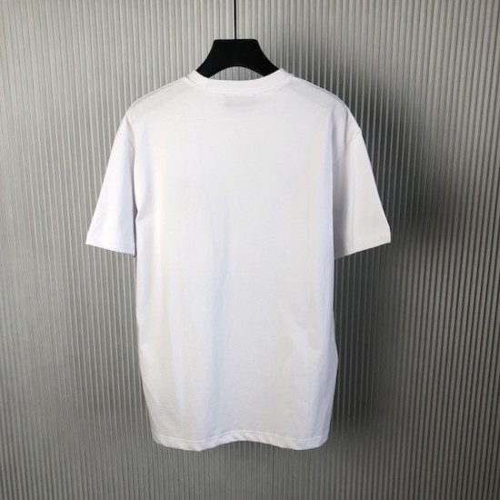 Luxury Replica Gucci Embroidered Cotton T-Shirt Front View Replica Gucci white cotton jersey T-shirt with red/green embroidery design