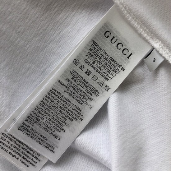 Luxury Replica Gucci Embroidered Cotton T-Shirt Front View Replica Gucci white cotton jersey T-shirt with red/green embroidery design