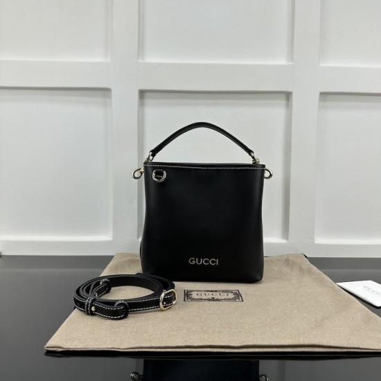 Gucci GG Emblem mini bucket bag 815118 Gucci GG Emblem mini bucket bag 815118